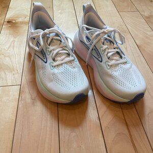 Running Shoes - Brooks Glycerin 22